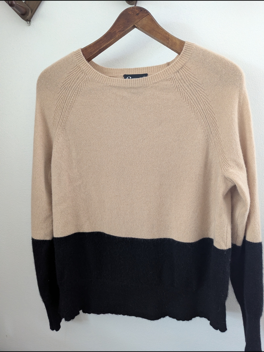 100% Cashmere Colorblock Sweater - Picture 2 of 5
